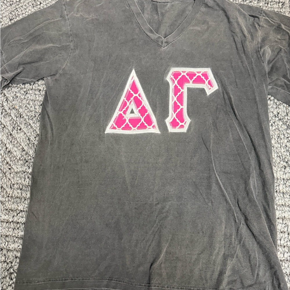 Delta Gamma DG Letter v-neck